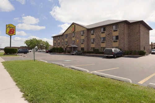 Super 8 by Wyndham Bridgeview/Chicago Area image 18